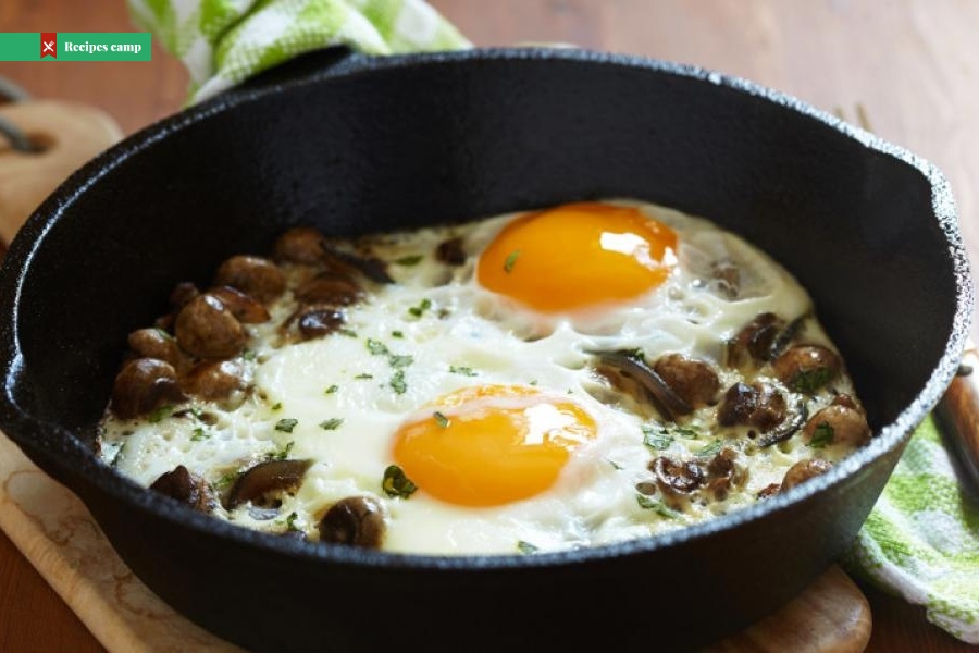 Baked Eggs with Spinach, Mushrooms, and Leeks