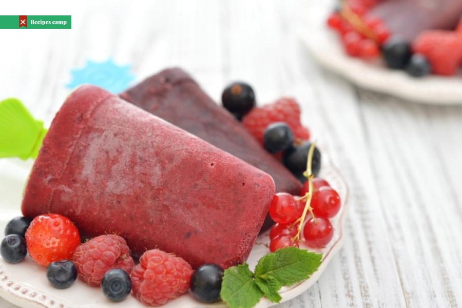 Berry smoothie ice-blocks